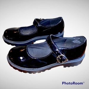 Divided Mary Janes Shoes, Black Patent Size 6